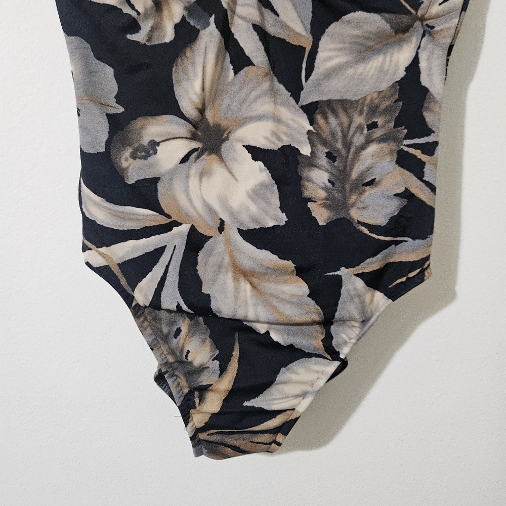Miraclesuit Floral Bathing Suit - Picture 4 of 9